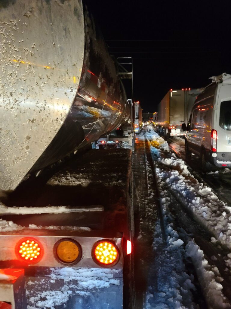 Ottawa trucker helps motorists stranded on I-95