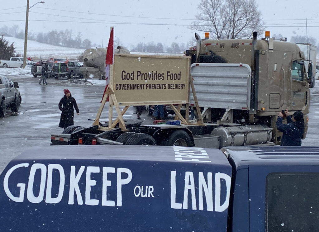 Thousands greet 'Freedom Convoy' in GTA, protest against vaccination mandates heads to Ottawa