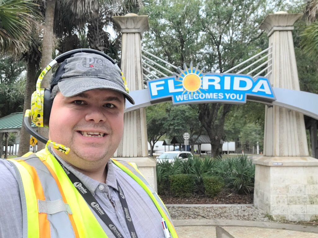 Ottawa trucker helps motorists stranded on I-95