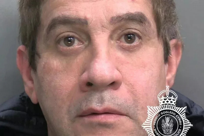 Arturo Flores-Marquez